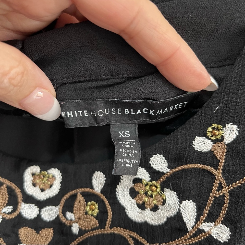 NWOT! White House Black Market Embroidered Cold-Shoulder Blouse Size XS - Picture 4 of 9